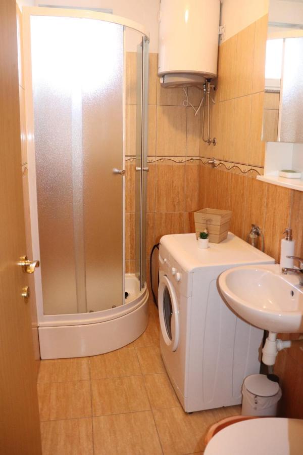 Kikaso - Near Mall Of Split, Free Parking Apartment *